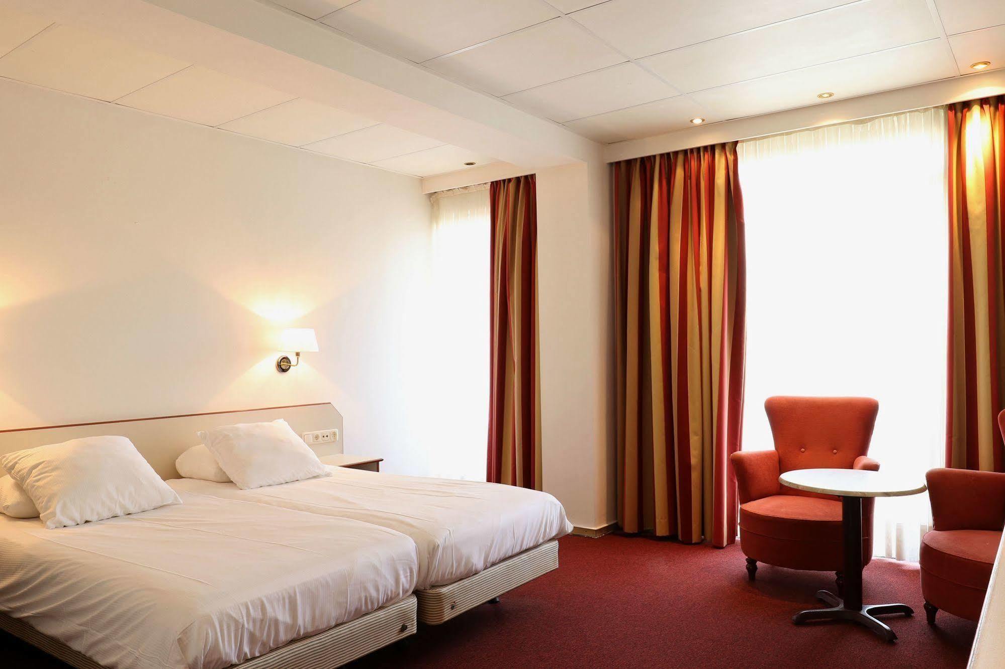 Js Hotel Epen Extérieur photo