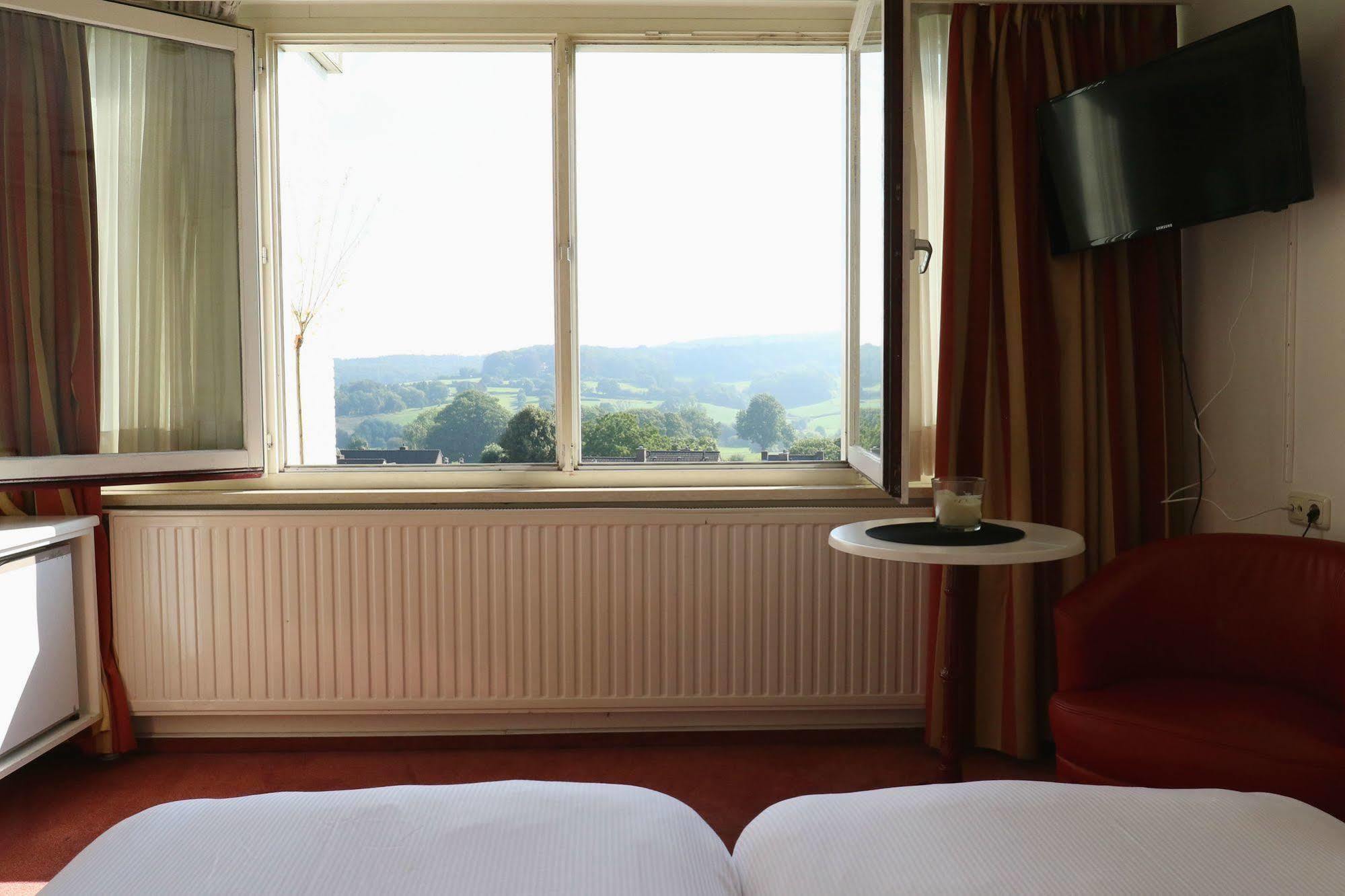 Js Hotel Epen Extérieur photo