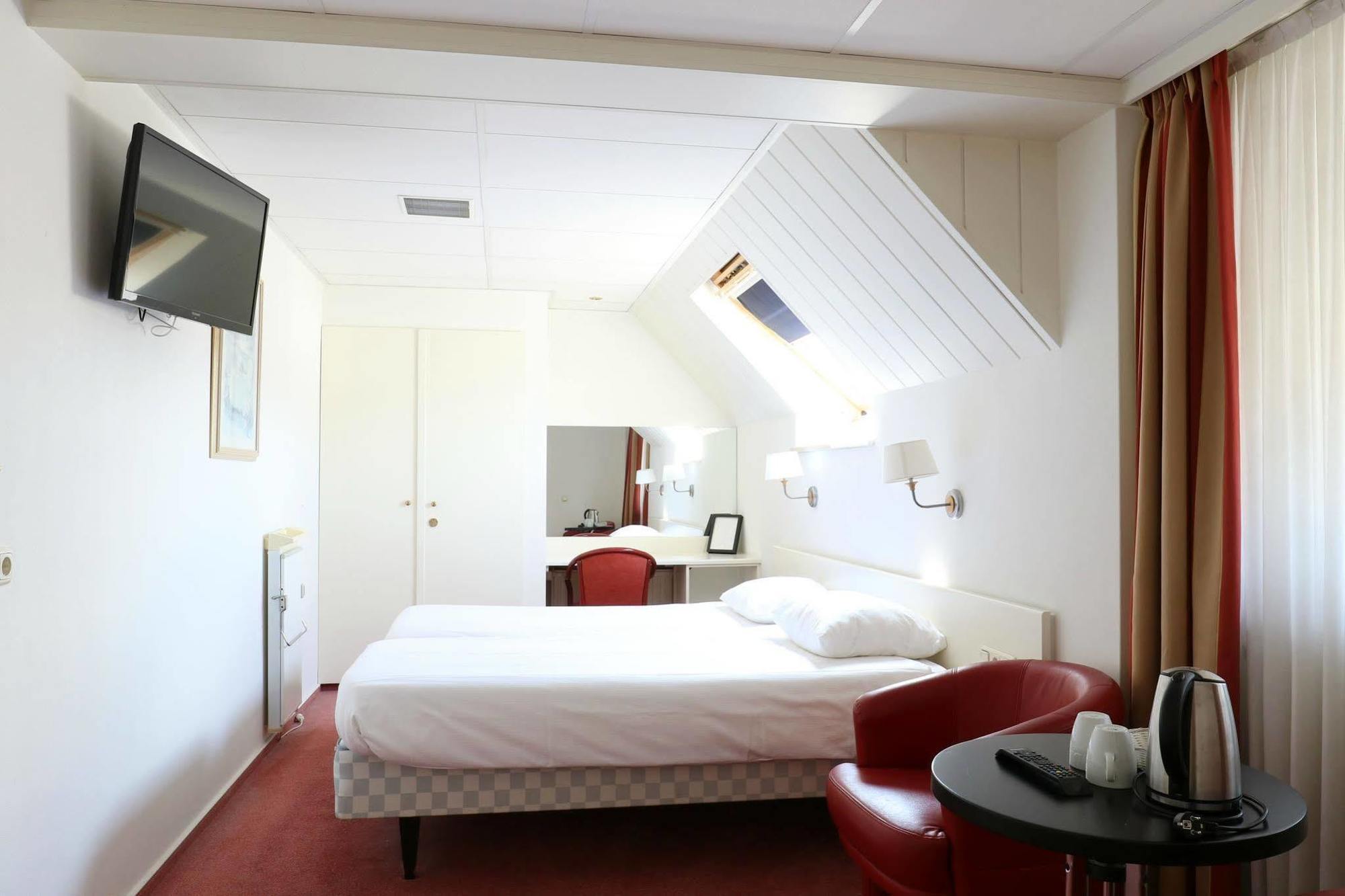 Js Hotel Epen Extérieur photo