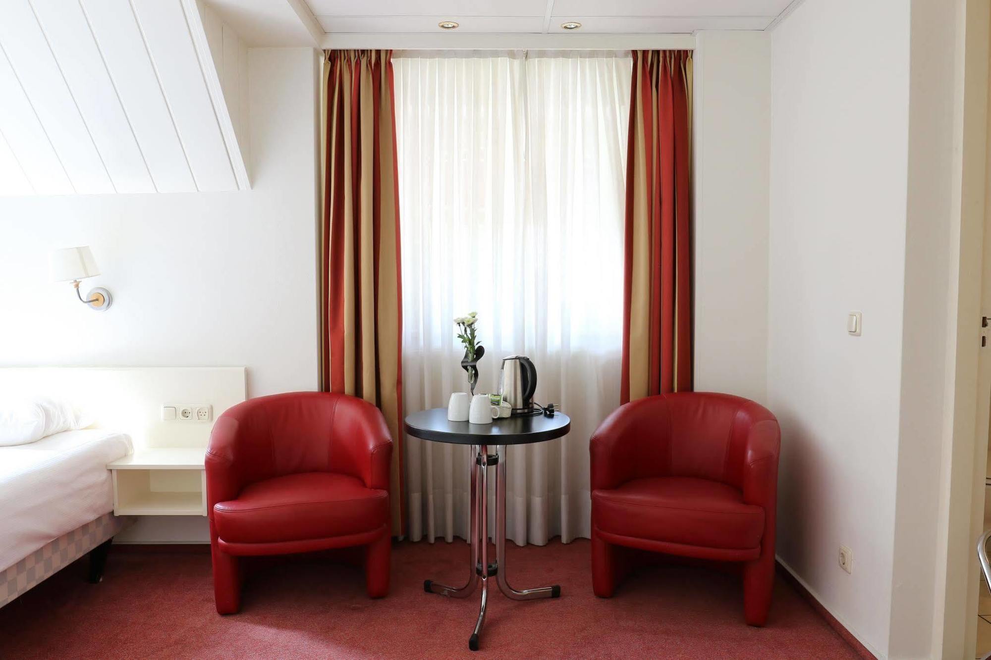 Js Hotel Epen Extérieur photo