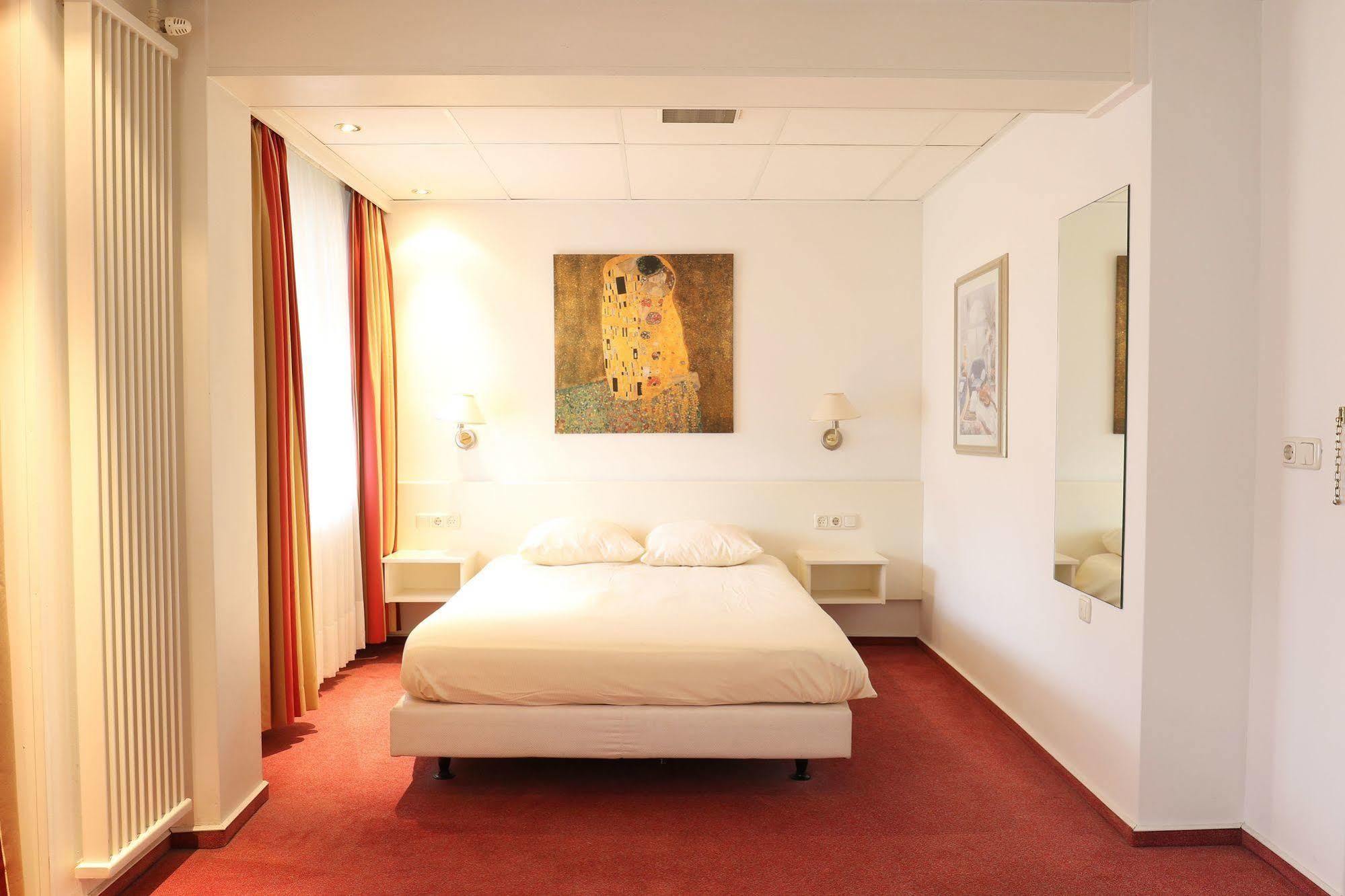 Js Hotel Epen Extérieur photo